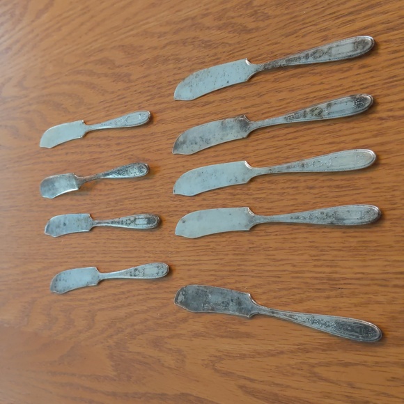 Vintage Community Silver Plate Butter Knives 9 - Picture 3 of 6